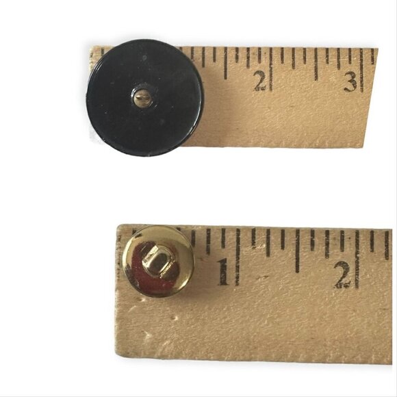 Assorted‎ Vintage Buttons, 24 pieces. - Picture 5 of 8